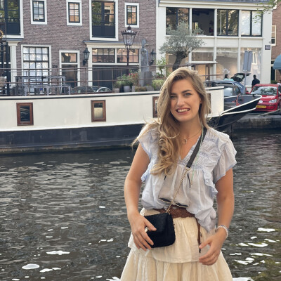 Viktoria  zoekt een Kamer / Studio / Appartement in Leiden