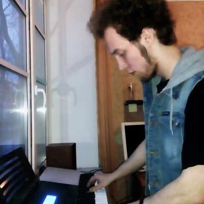 Evgenii zoekt een Kamer / Huurwoning / Studio in Leiden